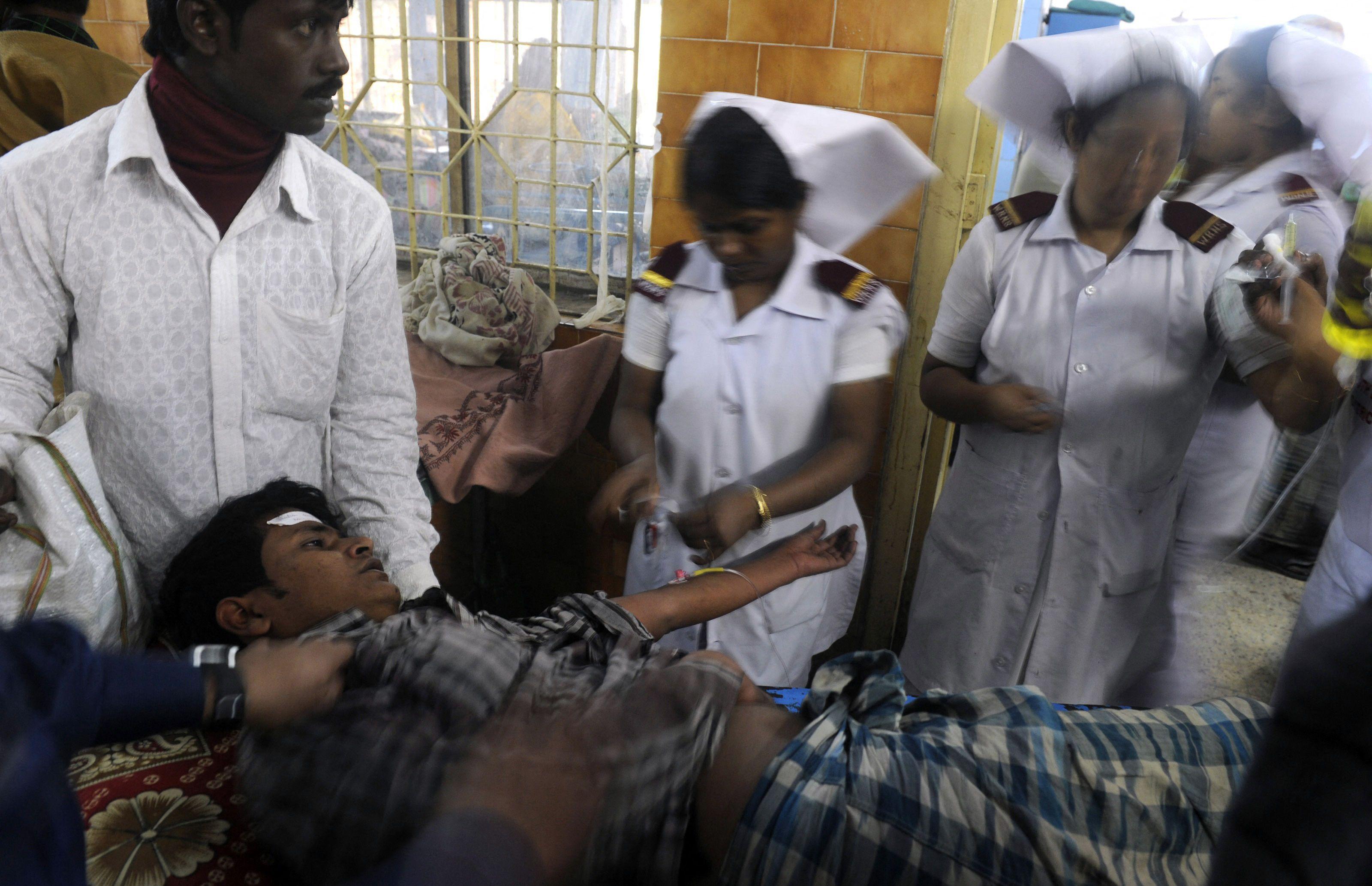 Muškarac u Kalkuti u Indiji na lečenju posle trovanja metanolom