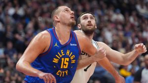 (VIDEO) Skoro tri decenije nije viđen učinak kao Jokićev, ali Denver je izgubio 3