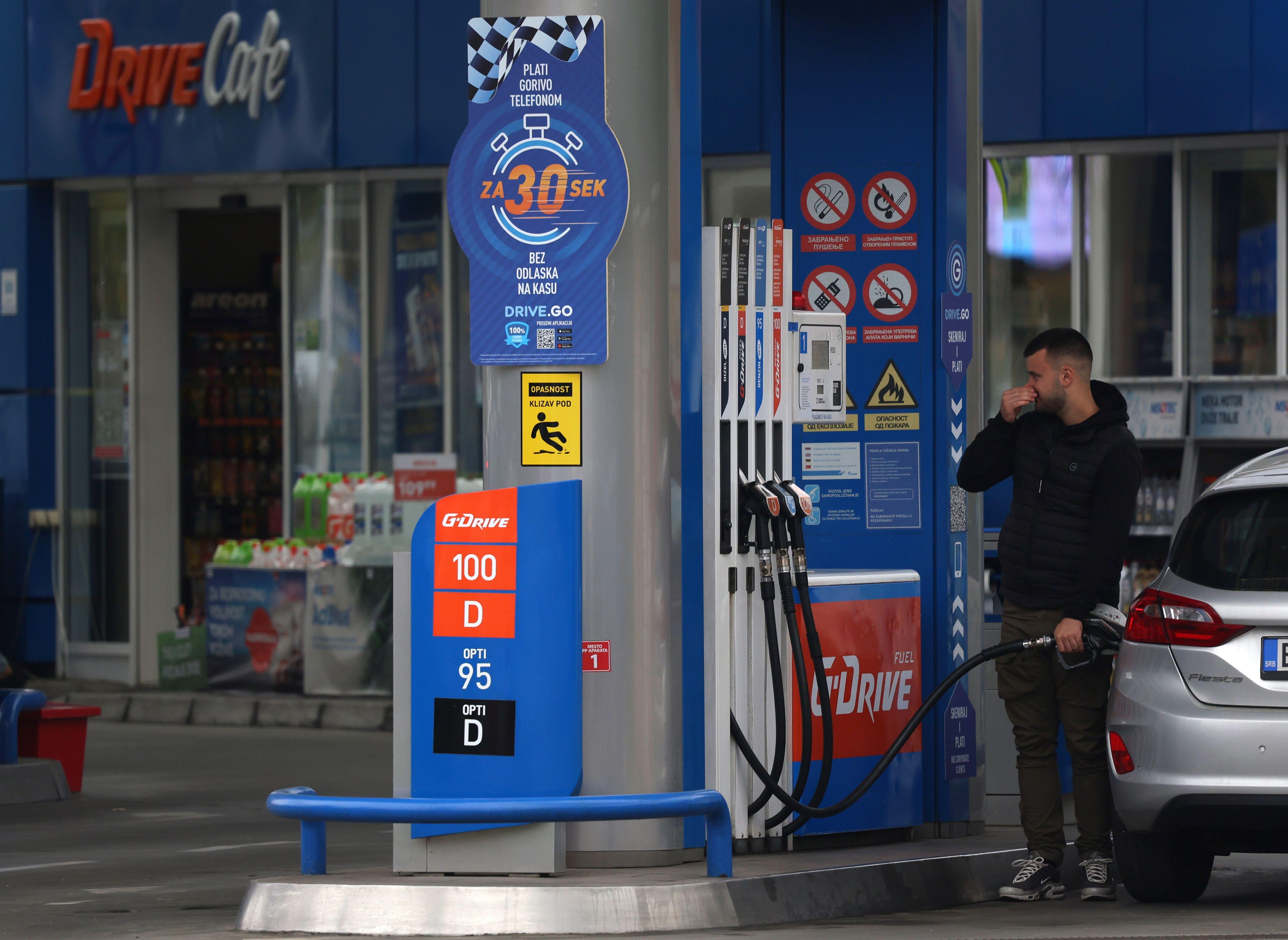 bezinska pumpa, benzin, točenje goriva, nis, sankcije nis, nisova pumpa