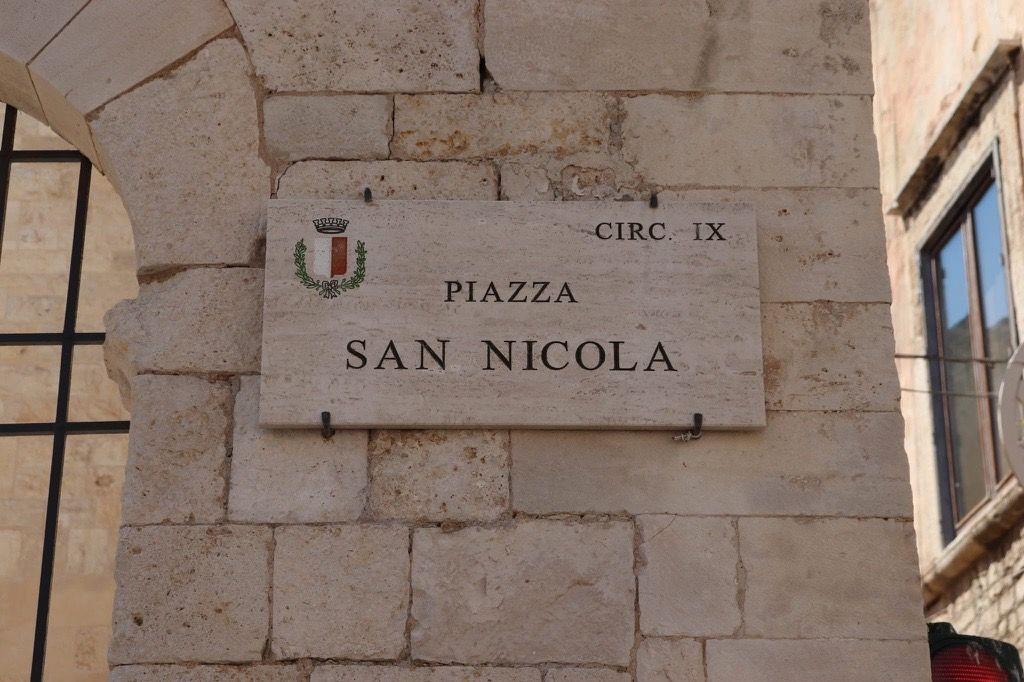 Sva lica Svetog Nikole: Između istorije i verovanja 4 trg svetog nikole u bariju