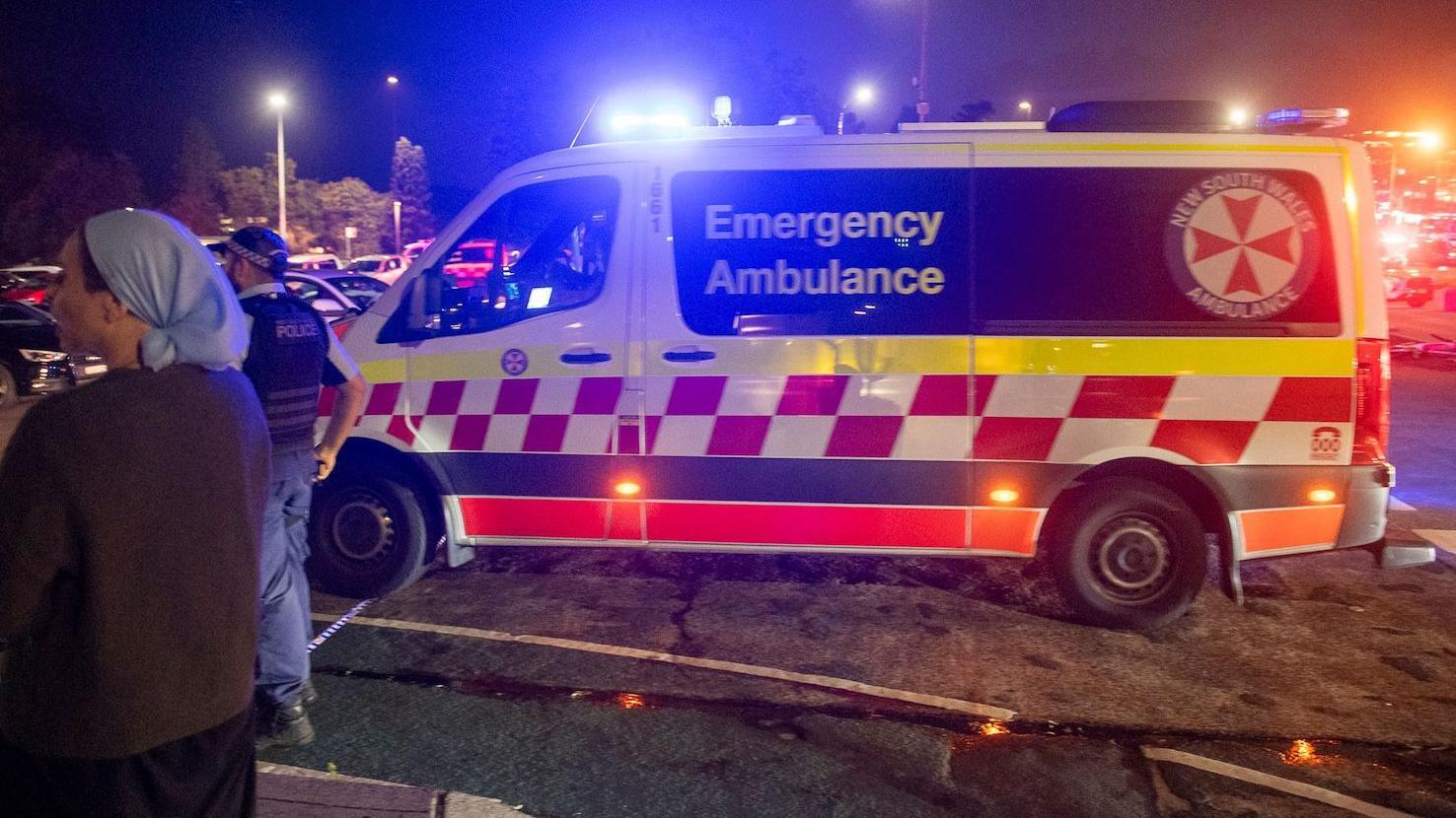 Napad na jevreje u Sidneju: 15 ubijenih, desetine ranjenih; 'Terorizam', kaže premijer Albaneze 4 Ambulantna kola posle pucnjave na plaži Bondi u Sidneju