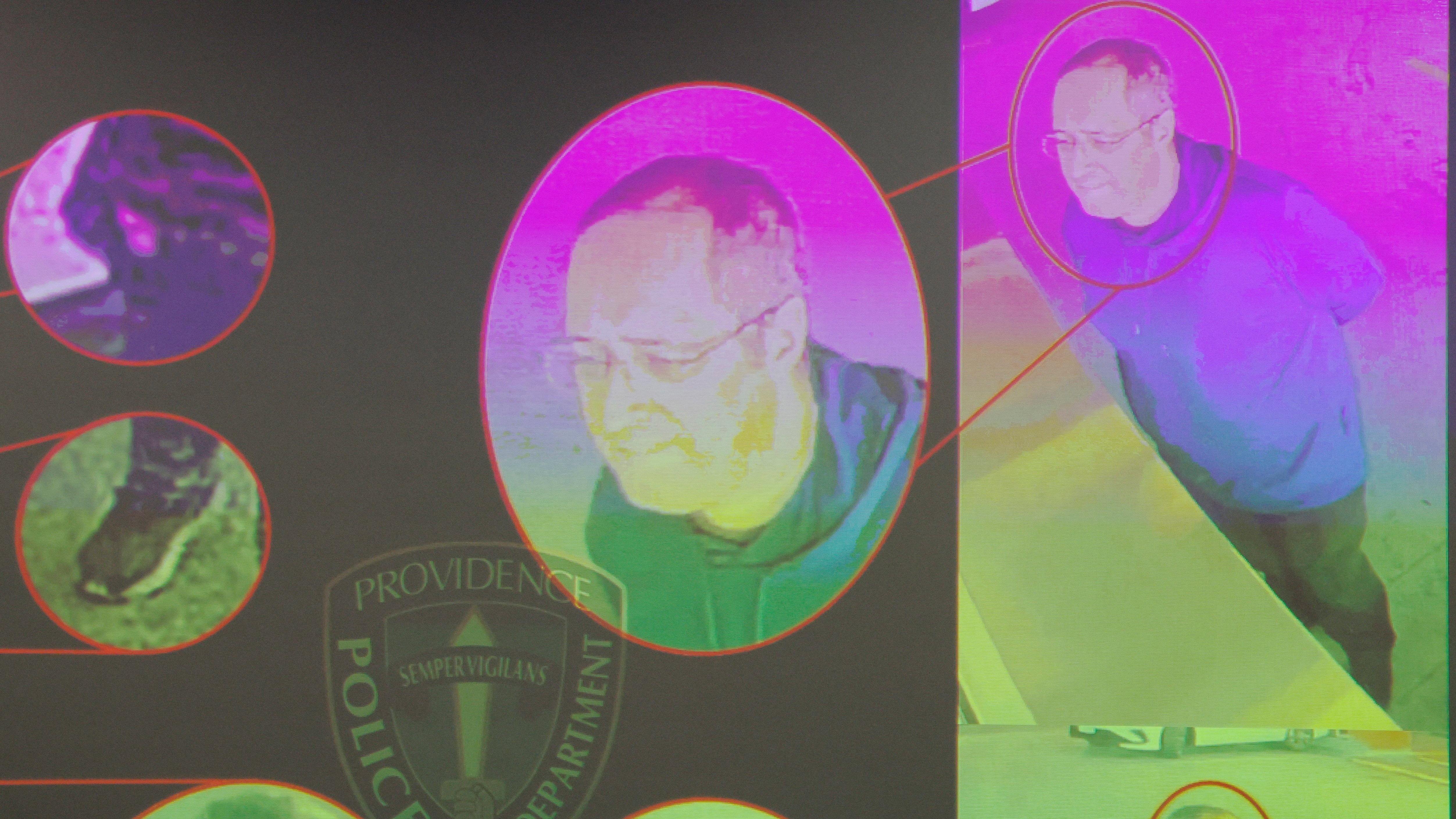 Zelene i ljubičaste slike napadača koga su vlasti identifikovale kao Klaudija Nevesa Valentea, prikazane tokom konferencije za novinare