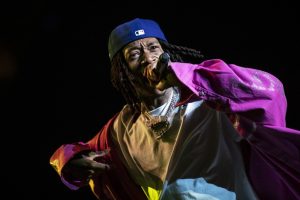 Viz Kalifa osuđen na 9 meseci zatvora u Rumuniji zbog pušenja marihuane na sceni 2