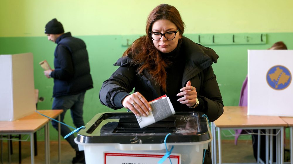 Kosovo: Mali odziv na vanrednim parlamentarnim izborima 7