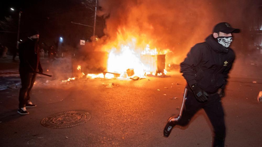 maskirani demonstranti u bugarskoj