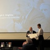 Ekonomista i Nobelovac Džozef Stiglic u Beogradu primio nagradu IFDT 3