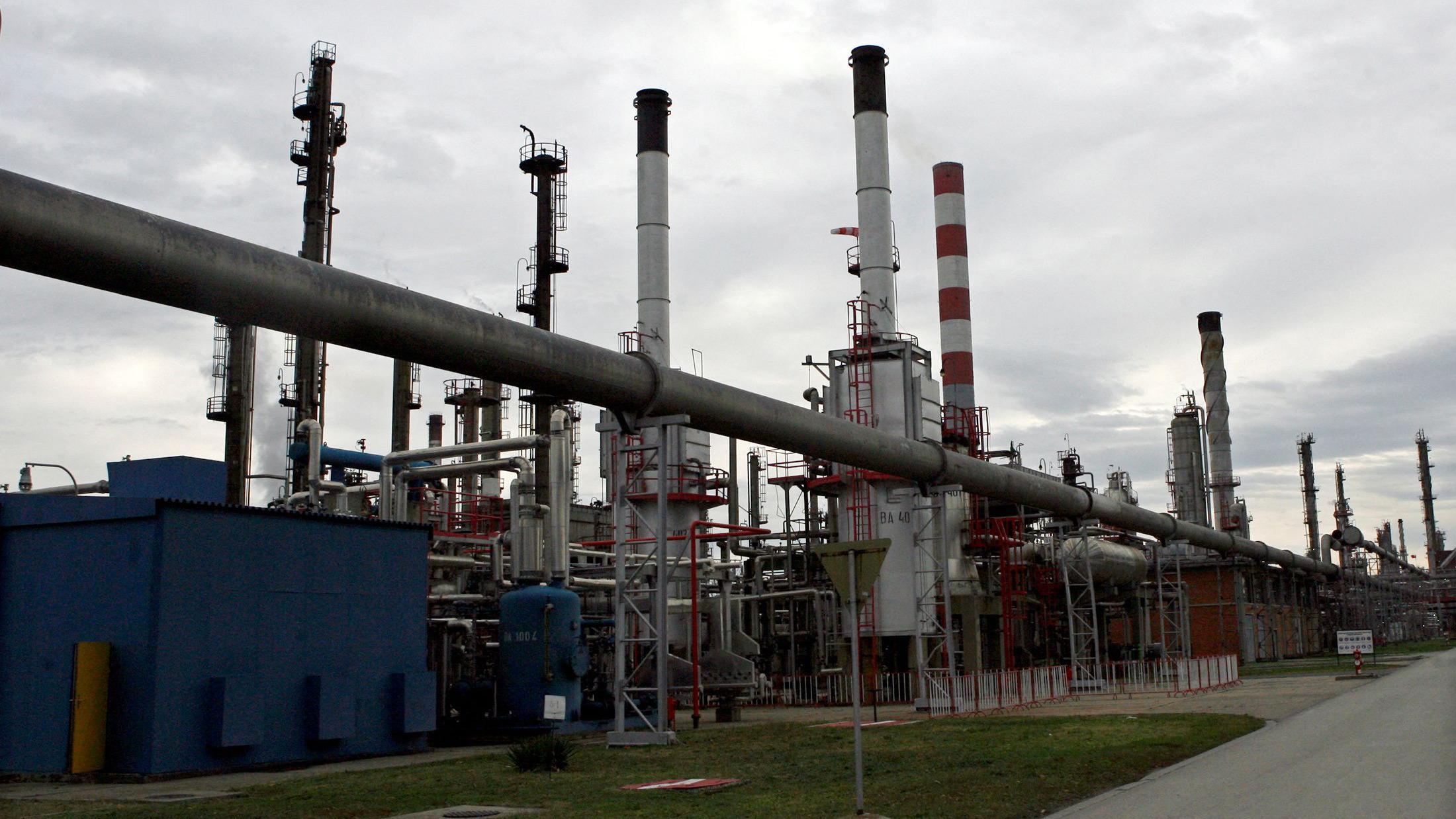 Oglasio se Gaspromnjeft: NIS prilagodio poslovanje sankcijama 2 Rafinerija nafte u Pančevu