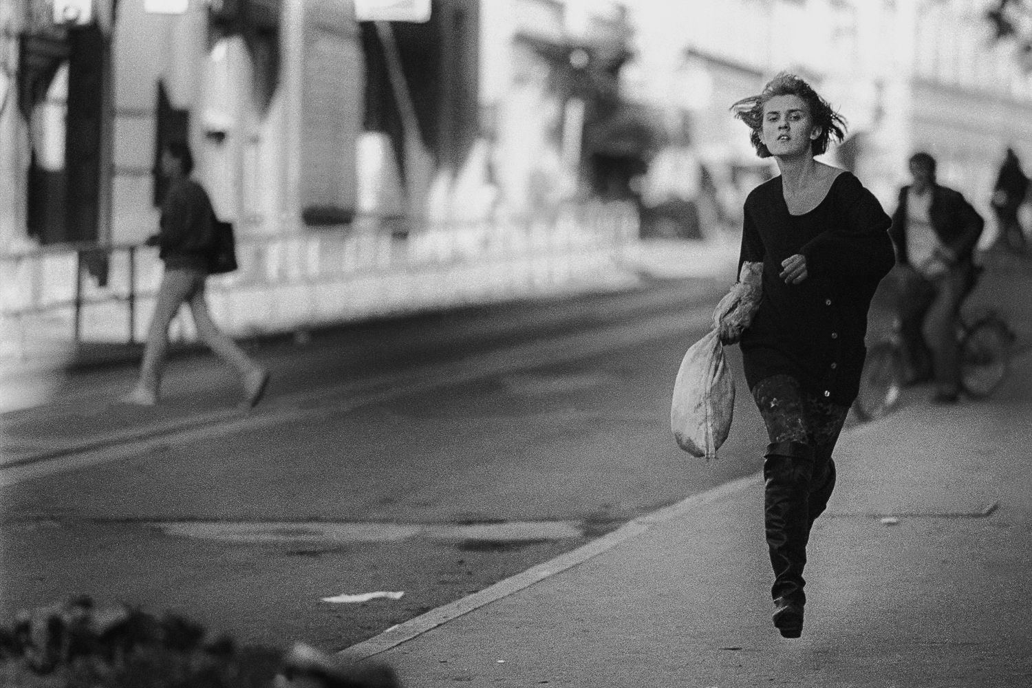 Izložba fotografija “SARAJEVO 1992-1996 / NAJDUŽA OPSADA” italijanskog fotoreportera Maria Boče u M90 - Muzeju devedesetih 2