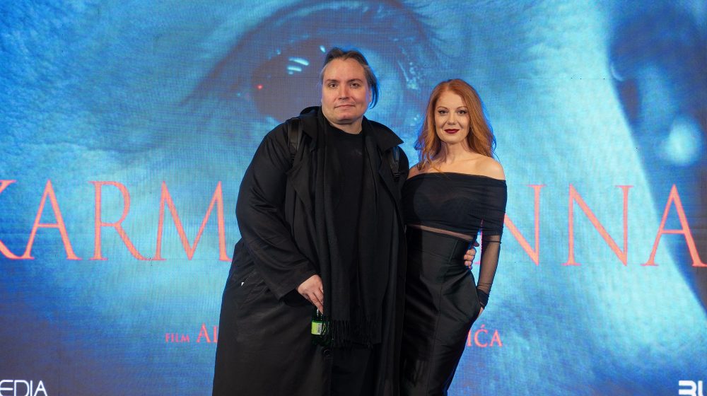 Ovacije i smeh na "Karmadoni", horor satiri o našoj sistemskoj pokvarenosti, kriminalu i pravdi, oduševljenje crno - belim "Izletom" 9