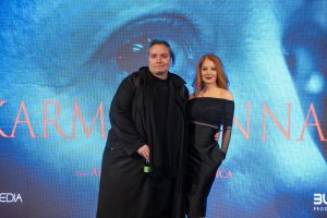 Ovacije i smeh na "Karmadoni", horor satiri o našoj sistemskoj pokvarenosti, kriminalu i pravdi, oduševljenje crno - belim "Izletom" 17