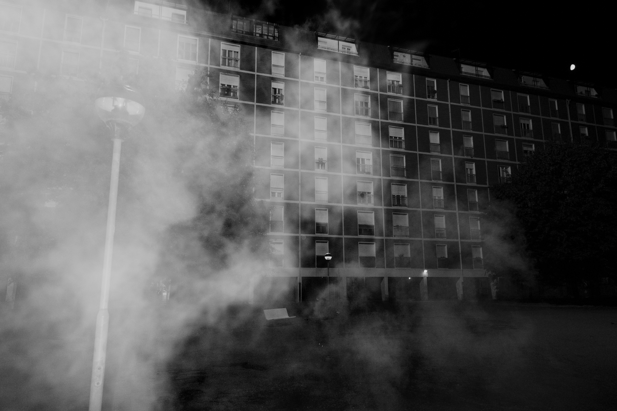 Sirov, iskren i brutalan: Milano koji do sada niste videli na izložbi fotografija italijanskog umetnika u Beogradu 3