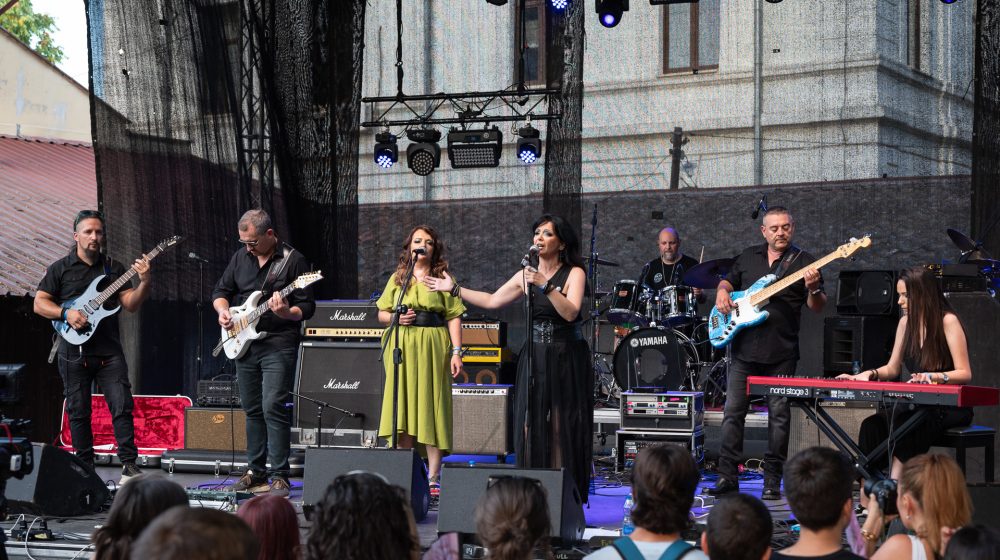 „Tragovima sreće”: Energična himna, novi singl benda „Fraktal” 9