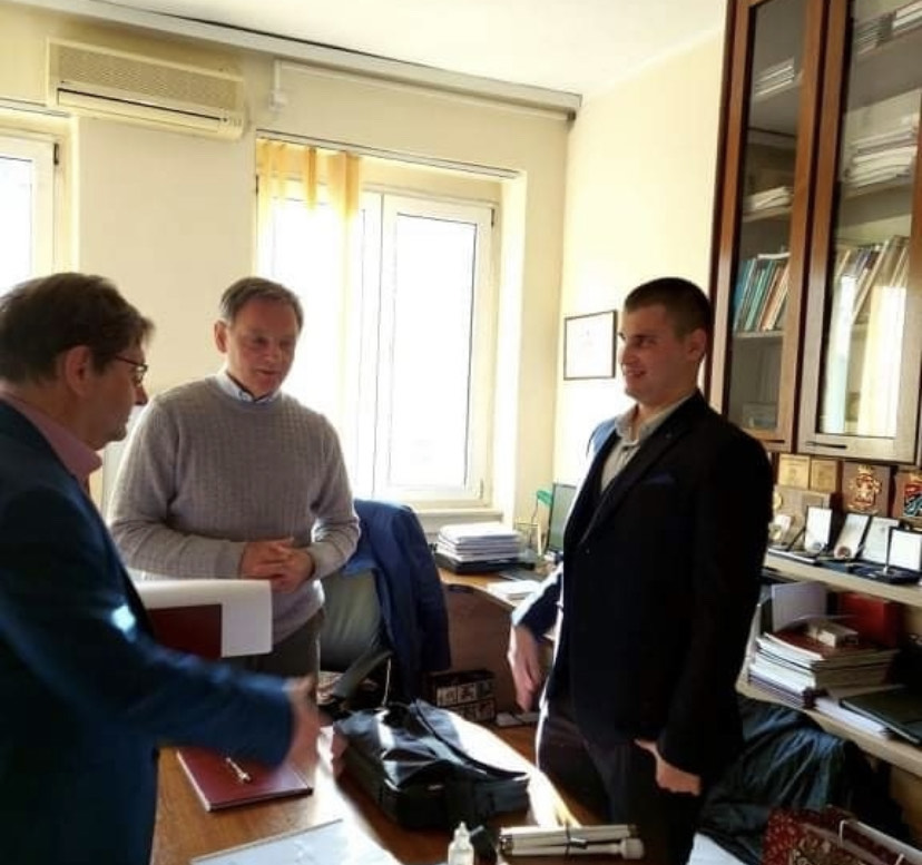 Miloš Selaković: Važno je da izgradimo onlajn i oflajn okruženje koje ne isključuje nikoga 2 Miloš Selaković: Važno je da izgradimo onlajn i oflajn okruženje koje ne isključuje nikoga 2