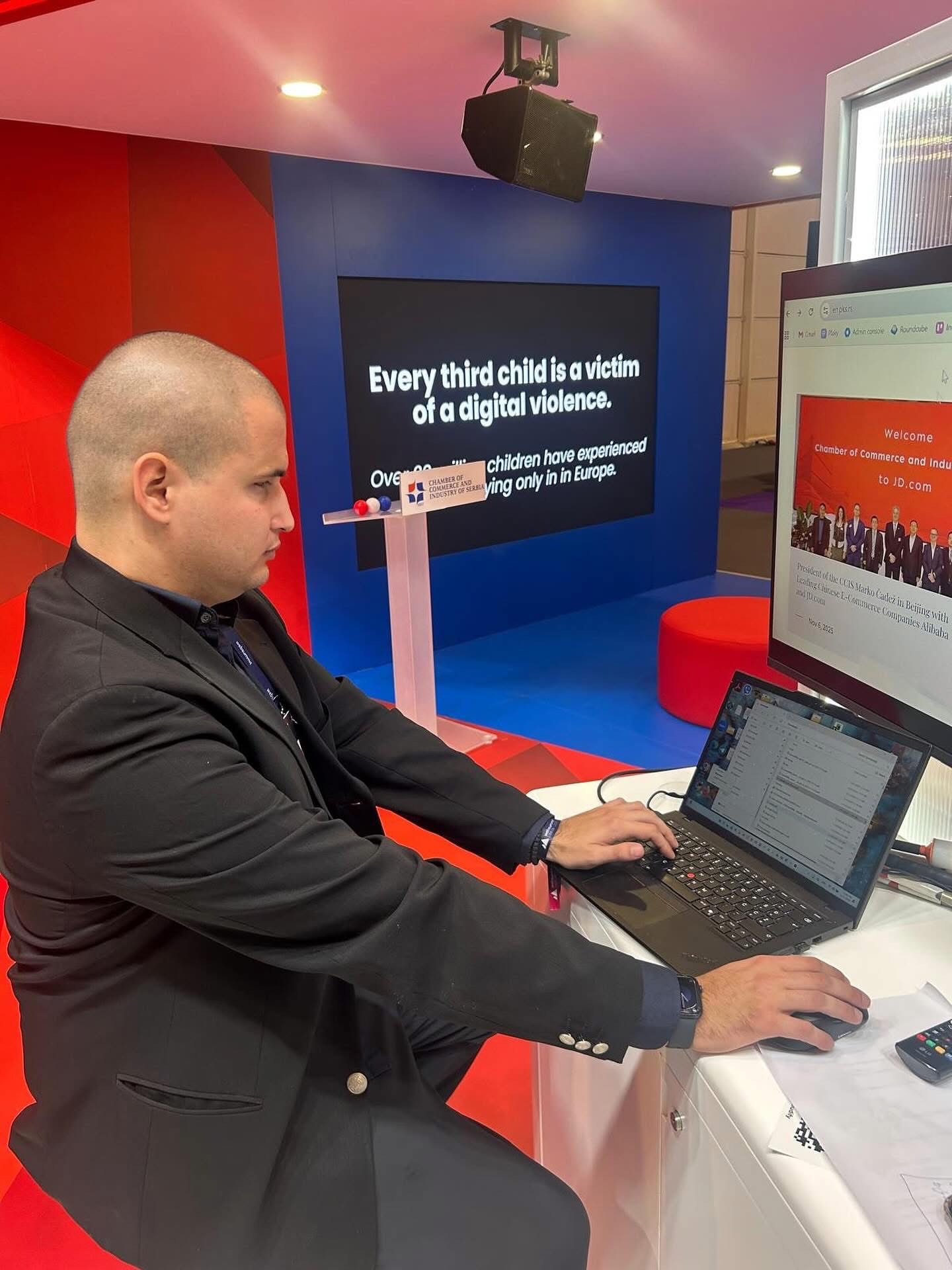 Miloš Selaković: Važno je da izgradimo onlajn i oflajn okruženje koje ne isključuje nikoga 3 Miloš Selaković: Važno je da izgradimo onlajn i oflajn okruženje koje ne isključuje nikoga 3