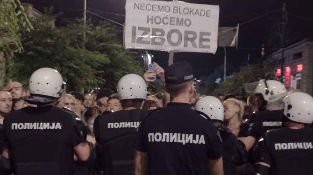 Studenti u Kragujevcu organizuju prikupljanja potpisa građana za raspisivanje izbora na sedam lokacija 10