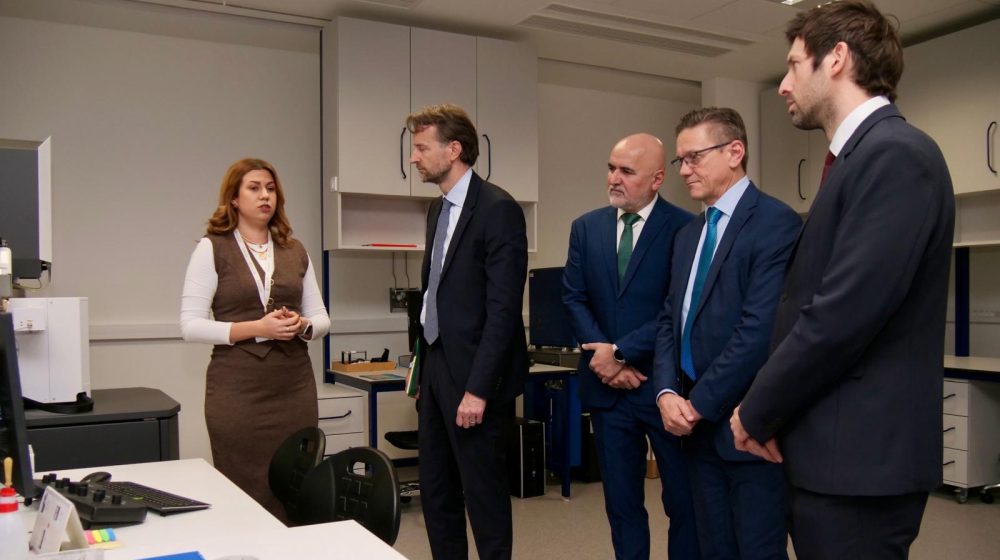 Ambasador EU u Srbiji obišao institut Biosens 9