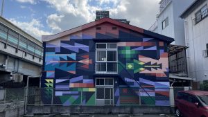 Srpski muralista Predrag Radovanović – Pedja Te8, jedan od najaktivnijih i međunarodno prriznatih autora domaće street art scene, boravio je u Osaki na poziv agencije "Wall Share", jedne od ključnih japanskih institucija posvećenih street art-u.