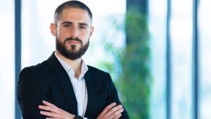 Profesionalni fudbal zamenio obrazovanjem: Nakon što je bio najbolji student, odbranio doktorat sa pionirskim istraživanjem 12 Profesionalni fudbal zamenio obrazovanjem: Nakon što je bio najbolji student, odbranio doktorat sa pionirskim istraživanjem 8