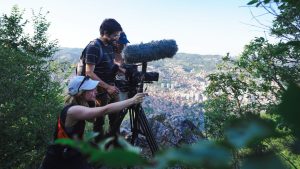 Nezavisni filmski centar “Filmart” iz Požege, koji već 20 godina organizuje međunarodnu produkcijsku, edukativnu i programsku platformu Interakcija, prikazaće povodom jubileja 11. decembra u Dvorani Kulturnog centra Beograda program odabranih filmova snimljenih tokom studentskog filmskog kampa “Interakcija”.