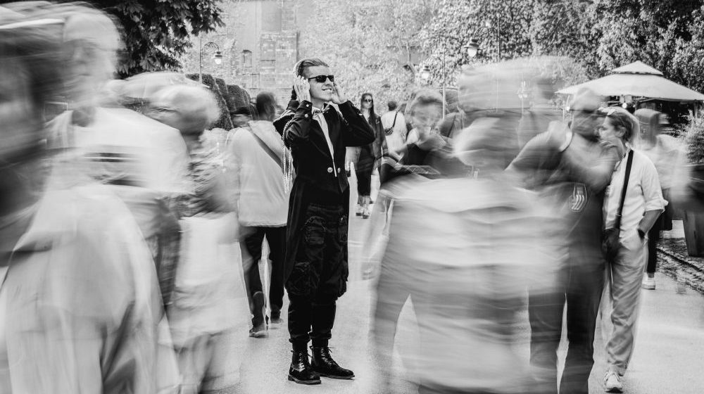 Izložba fotografija koju nije potrebno videti: „Nevidljivi svet” u Legatu Koke Jankovića 1