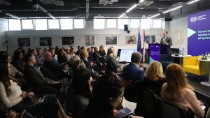 Ukupna rasprostranjenost kolektivnih ugovora u Srbiji je ograničena - svega 13 odsto preduzeća u privatnom sektoru ima kolektivni ugovor, dok u preduzećima sa više od 50 zaposlenih taj procenat iznosi 15 odsto, pokazuje izveštaj Međunarodne organizacije rada (MOR) o stanju i praksi kolektivnog pregovaranja i kolektivnih ugovora u privatnom sektoru u Srbiji.