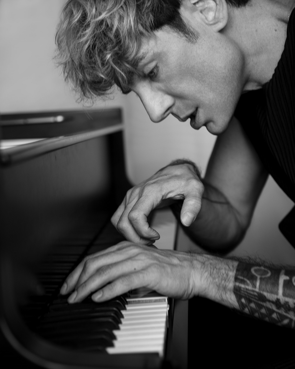 INTERVJU Maksim Mrvica pred prvi nastup u Beogradu: Nikad nisam voleo predrasude da jedna muzika ne sme ići sa drugom 2 INTERVJU Maksim Mrvica pred prvi nastup u Beogradu: Nikad nisam voleo predrasude da jedna muzika ne sme ići sa drugom 1