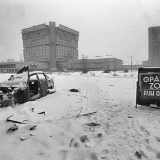 Strašne godine razaranja, ljudskog zla, ali i otpora i dostojanstva: Izložba “Sarajevo 1992-1996 / Najduža opsada" u Muzeju devedesetih 2