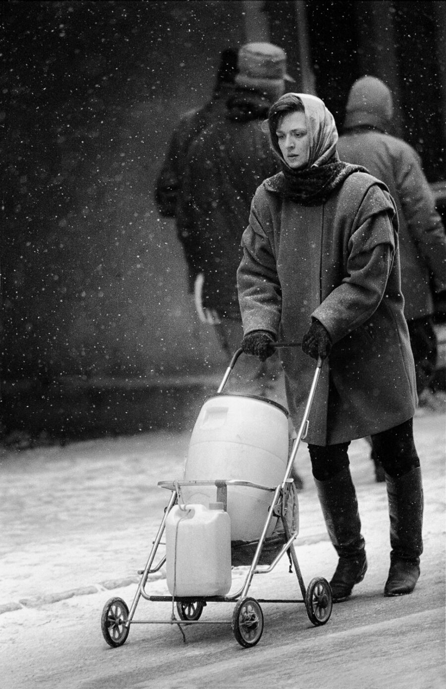 Strašne godine razaranja, ljudskog zla, ali i otpora i dostojanstva: Izložba “Sarajevo 1992-1996 / Najduža opsada" u Muzeju devedesetih 2