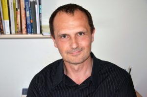 Pustolovna slika lakomislenih putnika, onoga što je sada i onoga što se samo sluti: Roman "Ukleti brod" Mladena Vurune u izdanju Arhipelaga 1