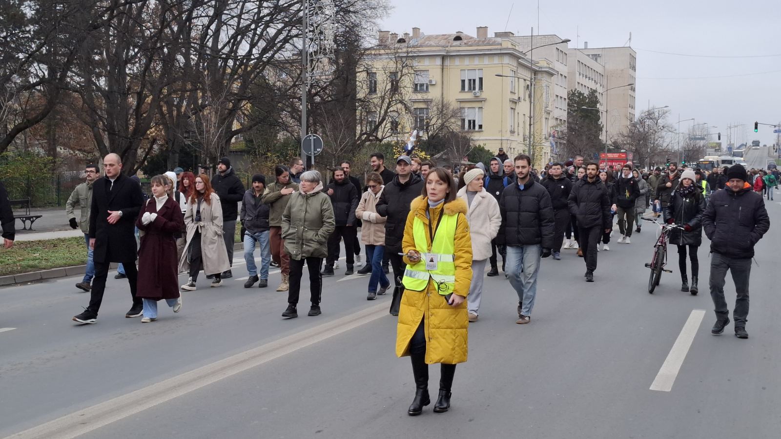 Protest studenata u Novom Sadu protiv brutalnosti policije 2 Protest studenata u Novom Sadu protiv brutalnosti policije 2