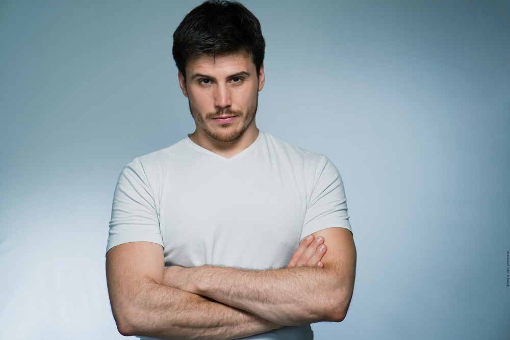 Predstava Dejana Stojiljkovića o Tanasku Rajiću "Vetar i zastave" na sceni Pozorišta Slavija 2 Predstava Dejana Stojiljkovića o Tanasku Rajiću "Vetar i zastave" na sceni Pozorišta Slavija 1