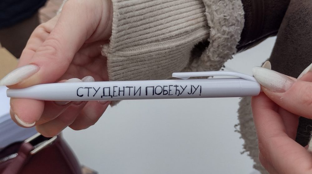 Olovka Srbiju spašava, al' i ne „piše” samo srcem 11