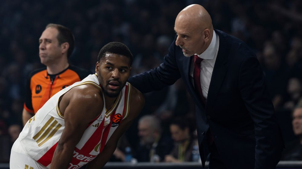 (VIDEO) Pogledajte kako Batler je jednostavno odustao u poslednjem napadu na "večitom derbiju" 10