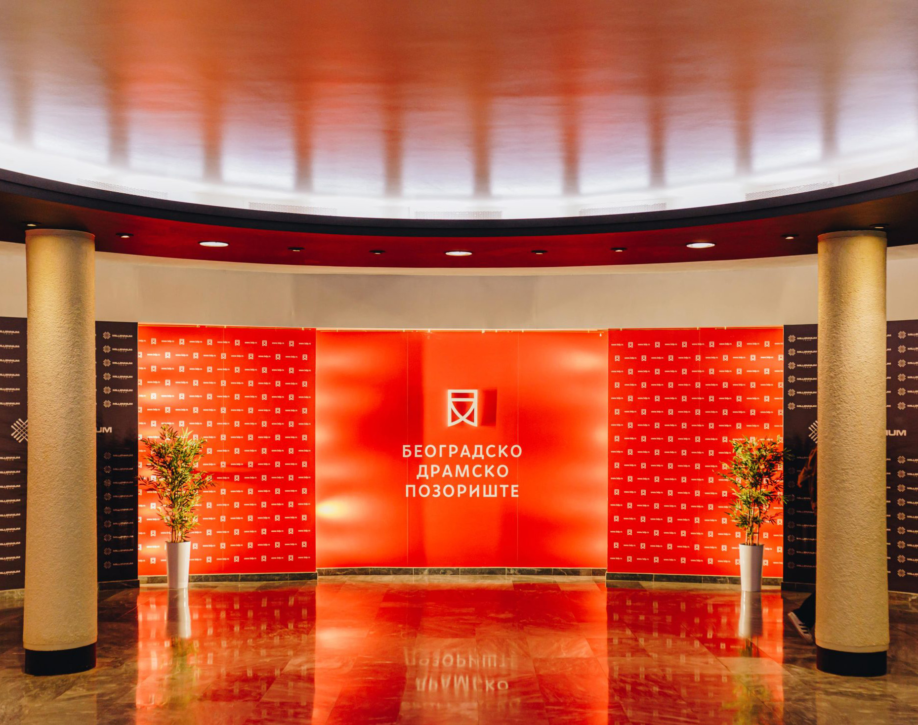 Godina komedije u Beogradskom dramskom pozorištu sa sedam novih naslova 2 Godina komedije u Beogradskom dramskom pozorištu sa sedam novih naslova 2