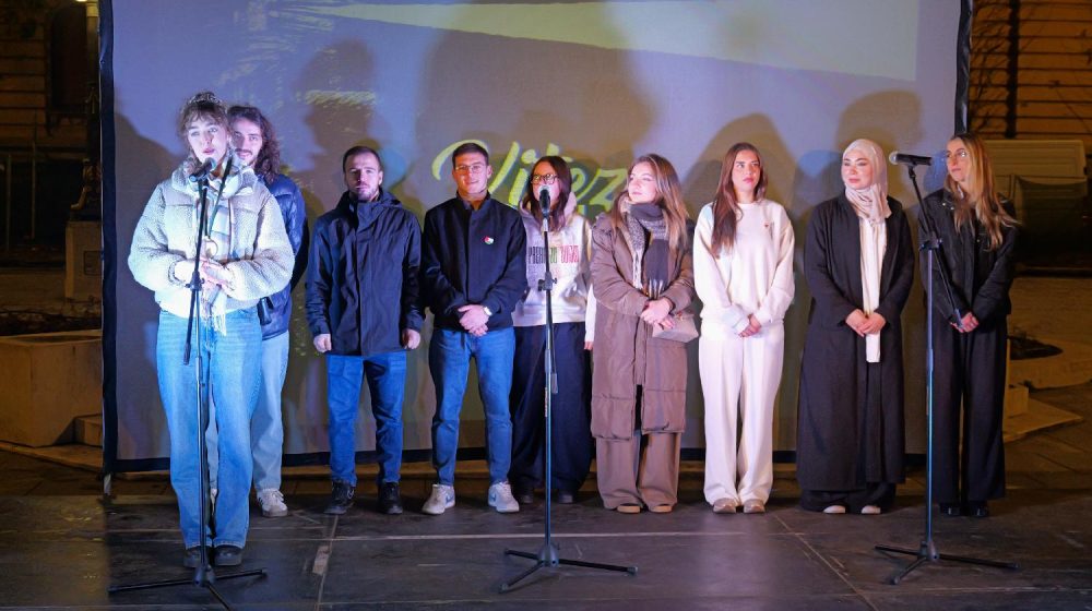 Dodeljene nagrade Vitez poziva ispred Narodnog pozorišta: "Na ulici smo, jer je ona jedino mesto gde se stoji uspravno i čuje se glas" 10