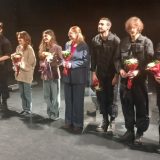 Višeminutne ovacije ekipi predstave o Dori, devojci sa poternice, aktivistkinji u političkom egzilu: Premijera u Bitef teatru oduševila publiku 2