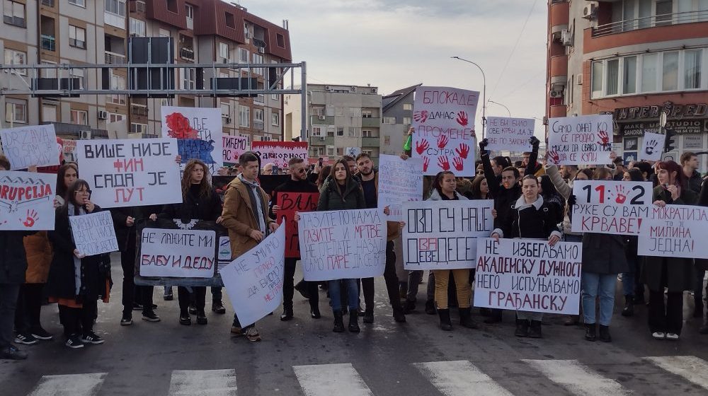 Kragujevački studenti organizuju akciju prikupljanja potpisa za vanredne parlamentarne izbore na sedam lokacija 11