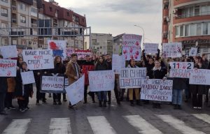 Kragujevački studenti organizuju akciju prikupljanja potpisa za vanredne parlamentarne izbore na sedam lokacija 2