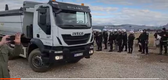 Knežević preti izlaskom iz Vlade, Mandić traži hitnu sednicu, oglasio se i Vučić: Šta se od jutros događalo u Botunu, naselju nadomak Podgorice? (VIDEO) 3 Botun -Podgorica