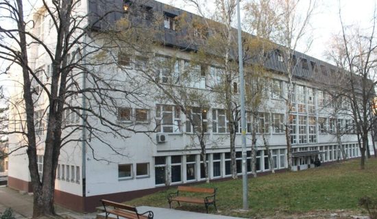 Trinaesta beogradska gimnazija tri nedelje bez direktora škole: Zašto ćuti Ministarstvo prosvete? 6