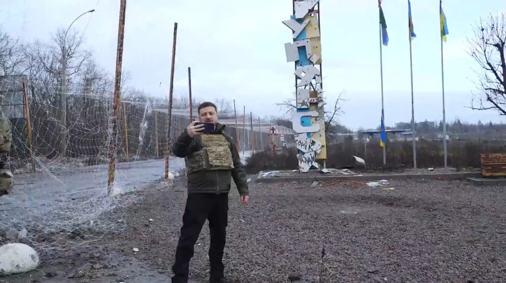 Zelenski na prvoj liniji fronta: U panciru poslao poruku iz Kupjanska (FOTO) 10