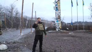 Zelenski na prvoj liniji fronta: U panciru poslao poslao poruku iz Kupjanska (FOTO) 2