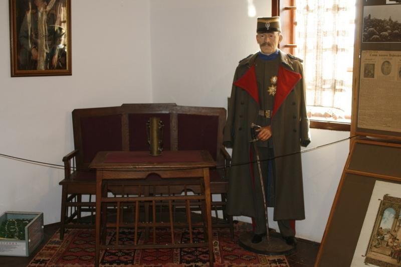 Vojvoda Živojin Mišić - 'ko ne zna za strah, taj ide napred' 6 Pored postavke, u muzeju je i voštana figura vojvode Mišića u prirodnoj veličini