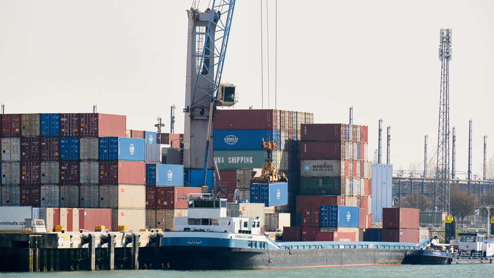 luka u Roterdamu u Holandiji 