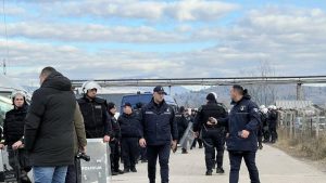 Milan Knežević preti izlaskom iz Vlade, sam ušao u maricu, više meštana uhapšeno: Šta se od jutros događa u Botunu, naselju nadomak Podgorice? (VIDEO) 11