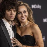 Majli Sajrus se verila sa muzičarem Maksom Morandom 9