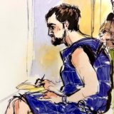 Nik Rajner, optužen za ubistvo roditelja, u sudu bez majice, rekao samo tri reči 5