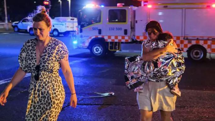 Napad na Jevreje u Sidneju: Najmanje 12 mrtvih; 'Terorizam', kaže premijer Albaneze 7