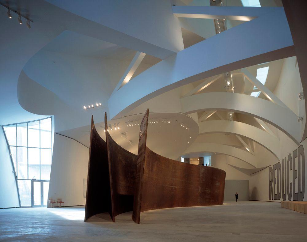 „Dizajn poput džeza": Svetsko nasleđe jedinstvenog arhitekte Frenka Gerija 10 zakrivljena unutrašnjost Gugenhajm muzeja