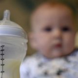 Zašto je u Srbiji iz prodaje povučena serija Aptamil formule za bebe 4